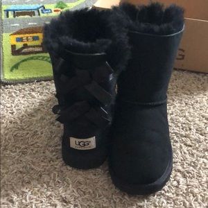 UGG bow boots girls